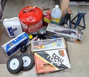 lot 4061 image: Gas Cans, Tow Ropes, Jacks, 409 Degreaser, Car Vac and More