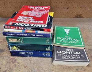 lot 4069 image: Service Manuals