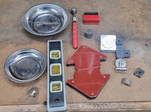 lot 4077 image: Magnetic Tools