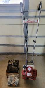 lot 4084 image: Mantis Tiller 7225 with Accessories