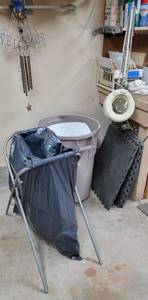 lot 4089 image: Magnifying Luxo Shop Light - Shop Mats - Trash Cans