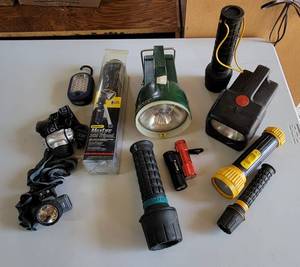 lot 4092 image: Flashlights