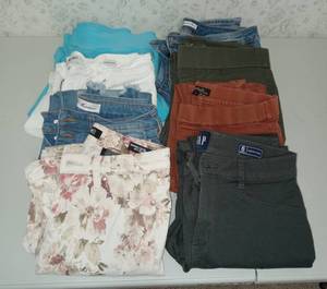 lot 1601 image: Womens Clothing - Size 4-6