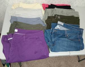 lot 1605 image: Womens Clothing - Size 20 & 22