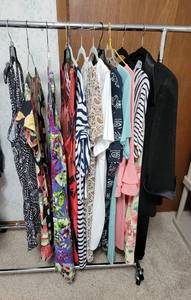lot 1611 image: Womens Clothing - Size 2X - Dresses