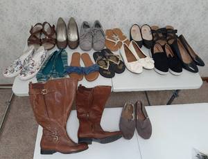 lot 1630 image: Womens Shoes - Size 9