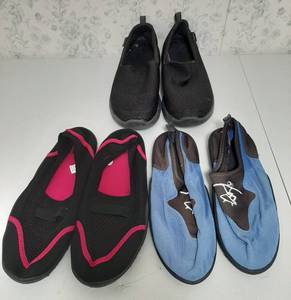 lot 1631 image: Womens Shoes - Size 9 12 - Water Shoes are Size 9