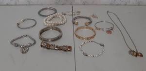 lot 1661 image: Jewelry - Bracelets and Necklaces