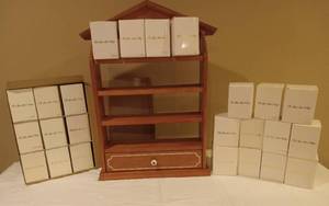 lot 3044 image: LENOX 1989 PORCELAIN SPICE VILLAGE JAR SET WITH WOODEN RACK