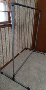 lot 1670 image: Clothing Rack - Metal - 59 x 28 x 56