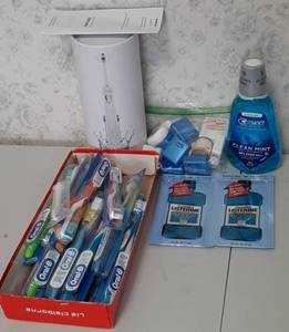 lot 1674 image: Oral Care