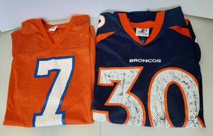 lot 1689 image: Broncos Jerseys - Elway and Davis - Size XXL