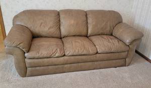 lot 1000 image: Lane Leather Sofa - 86 x 37 x 37