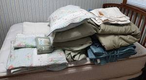 lot 1727 image: Bedding