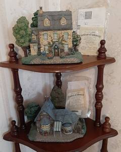 lot 1736 image: Thomas Kinkade - Stonebrock Inn and Falbrooke Florist