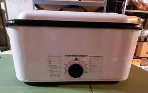 lot 3052 image: Hamilton Beach Roaster - 527W