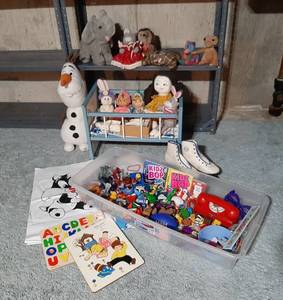 lot 3096 image: Vintage Toys and Stuffed Animals