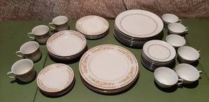 lot 3099 image: Fine China - 1 set is Ekco International 20pcs and 1 set is Kenmark Meadowbrook 21pcs