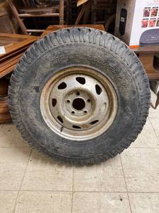 lot 18 image: 31 10.50 15 bf Goodrich AT on 5 lug wheel
