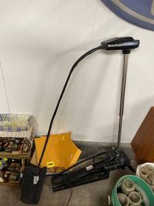 lot 20 image: magnum trolling motor