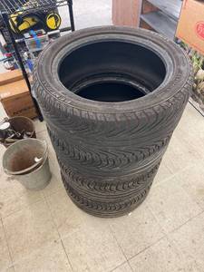 lot 22 image: 4 general Altima Hp 24545 17r tires