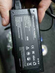 lot 8517 image: Replacement AC adapter