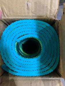 lot 38081 image: Gaiam 05-62344 Yoga Mat �� Premium 6mm Print Reversible Extra Thick Exercise & Fitness Mat for All Types of Yoga, Pilates & Floor Exercises (68�� x 24�� x 6mm Thick)