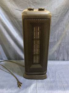lot 38094 image: Ceramic Heater Model BNT-15MR