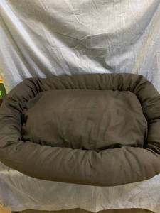 lot 38095 image: Majestic Pet Black Medium Sized Pet Bed