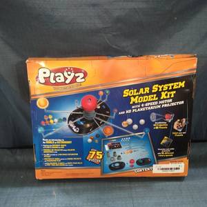 lot 56111 image: Playz Solar System Model Kit Item No. 39109