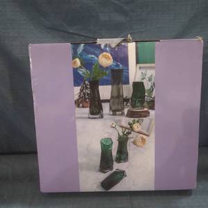 lot 56145 image: 3 Piece Clear Glass Flower Vase