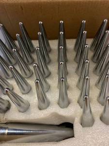 lot 56245 image: DYNOFIT 916-18 Wheel Spikes