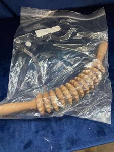 lot 56282 image: WOODEN BACK MESSAGER