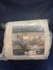 lot 56288 image: SLEEPRESTORATION MICROFIBER PILLOW INSERT 20x20�� PACK OF TWO