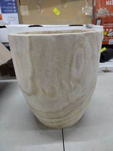 lot 3005 image: Wooden Planter Decor (Damaged, Crack Going Through Side)