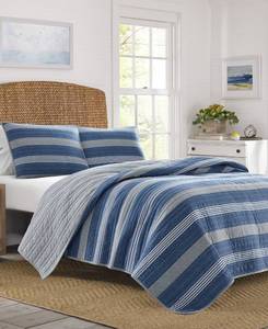 lot 10252 image: Nautica Saltmarsh King Quilt Set Bedding, Blue And Grey