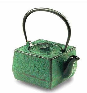 lot 3915 image: Square Cast Iron Teapot - Emerald