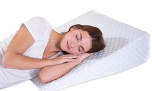 lot 3942 image: Lenora 7.5in Bed Wedge Pillow