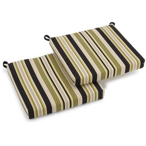 lot 3752 image: Blazing Needles All Weather 20 in Cushion