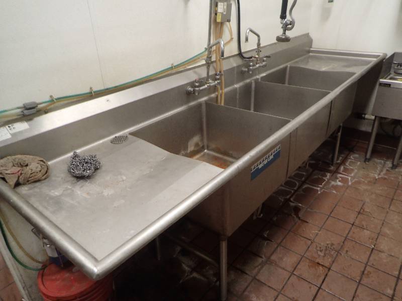 lot 2070 image: (3) Compartment Commercial Sink W Prerinse and Drainside