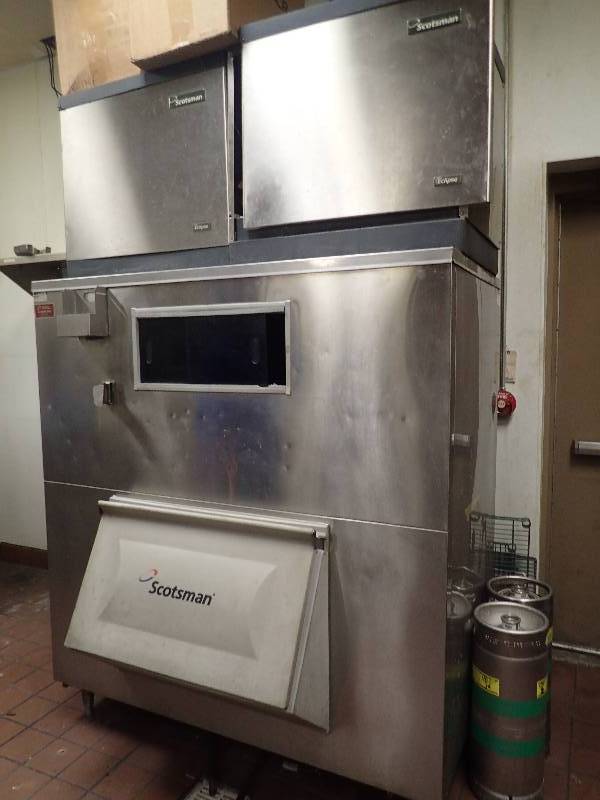 lot 2078 image: Scottsman 1600lbs Ice Bin W Double Ice Machine Units