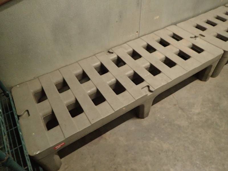 lot 2092 image: Metro 60 Dunage Rack