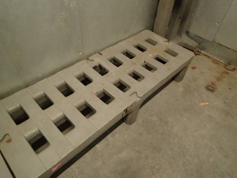 lot 2093 image: Metro 60 Dunage Rack