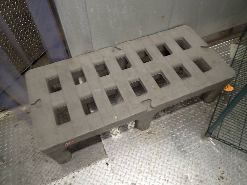 lot 2095 image: Metro 48 Dunage Rack