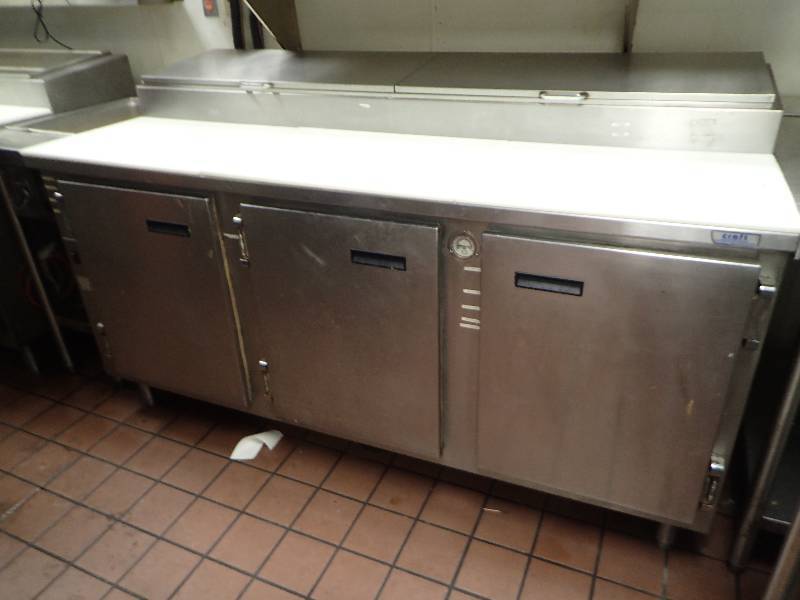lot 2115 image: Craft 77 (3) Door Refrigerated Pizza Prep Table