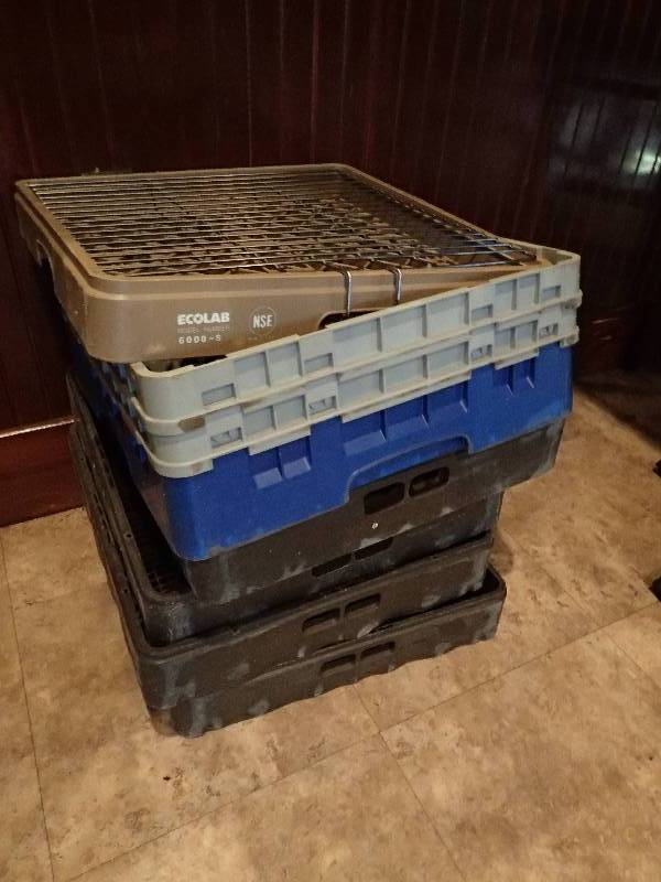 lot 2139 image: Lot Of (7) Dish Racks