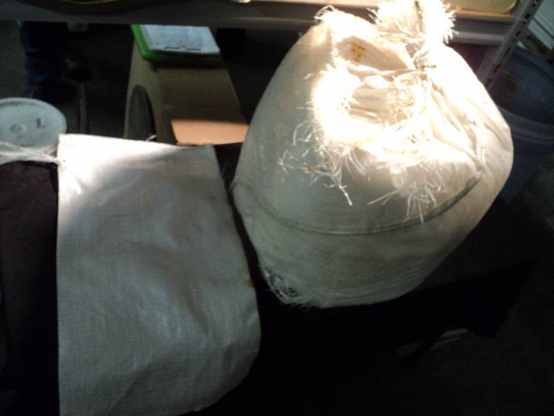 lot 5035 image: (250) ct. lot small white, plastic canvas bags with draw closure top