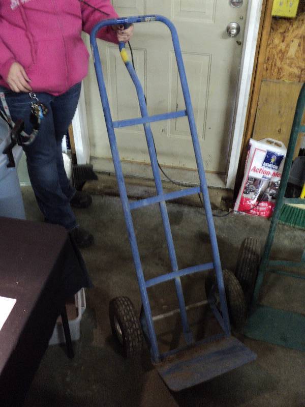 lot 5042 image: Blue Metal Dolly, will need new wheels