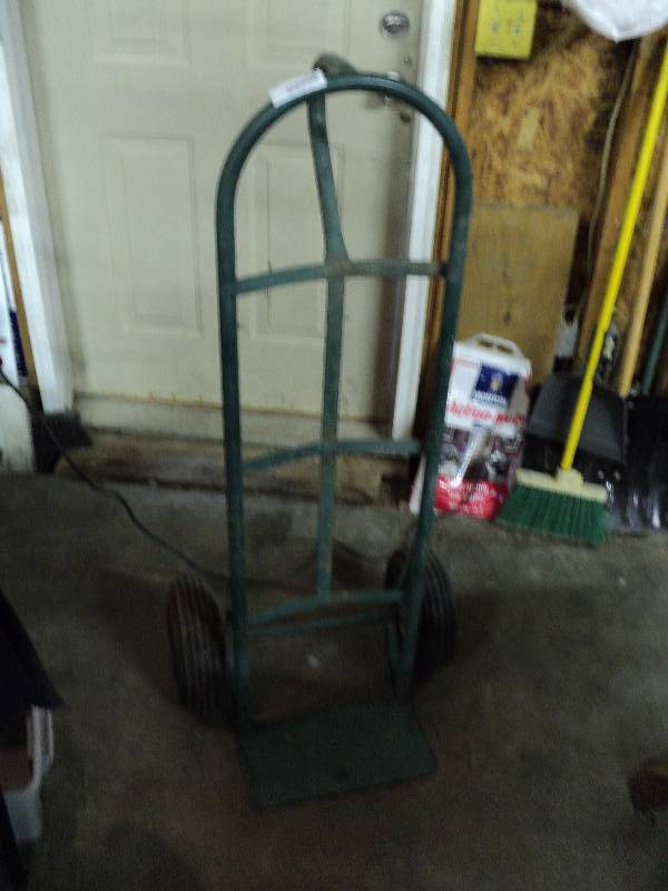 lot 5041 image: Green Metal Dolly, will need new wheels