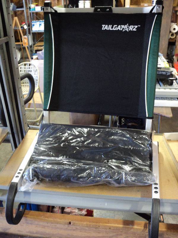 lot 5103 image: (2) ct. lot Tailgatorz Tail Gate Seat, works with all pick-up trucks (Color may vary from picture)